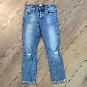 Trendy Women's Light Blue Cropped Jeans